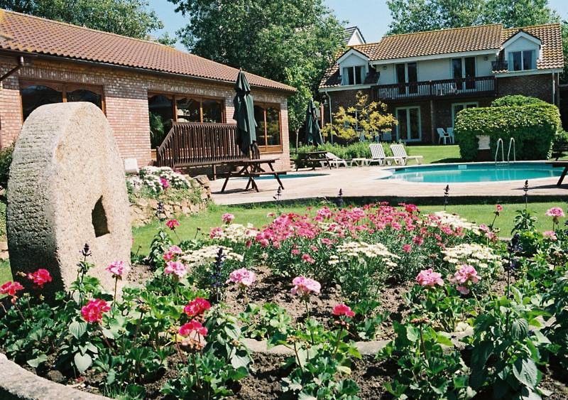 The Samares Coast Hotel & Apartments Saint Helier Jersey Екстериор снимка